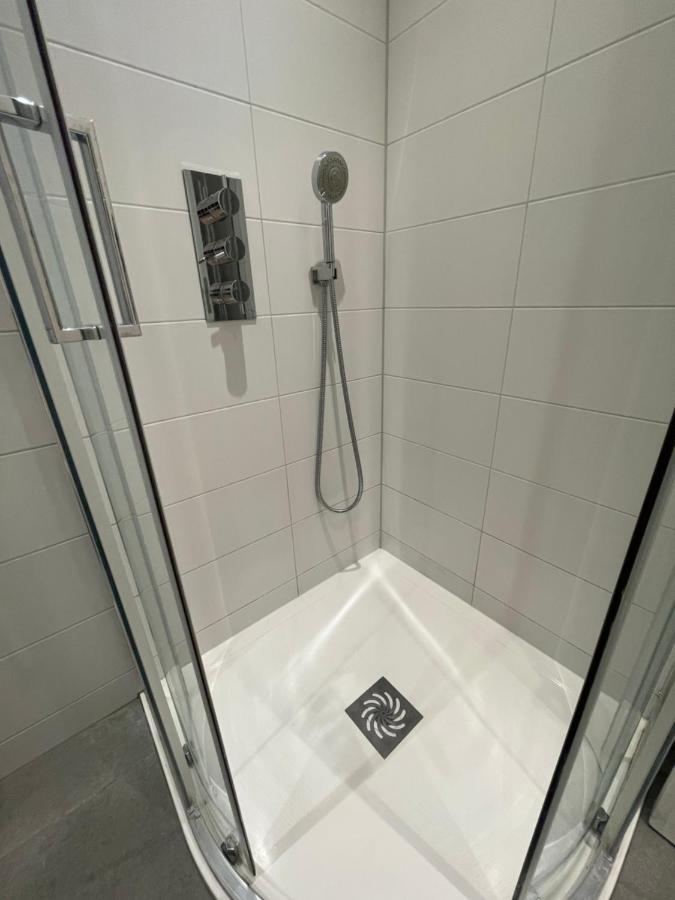 Chic 3 Bedroom Flat With Private Terrace In Holloway Near Finsbury Park London Eksteriør bilde