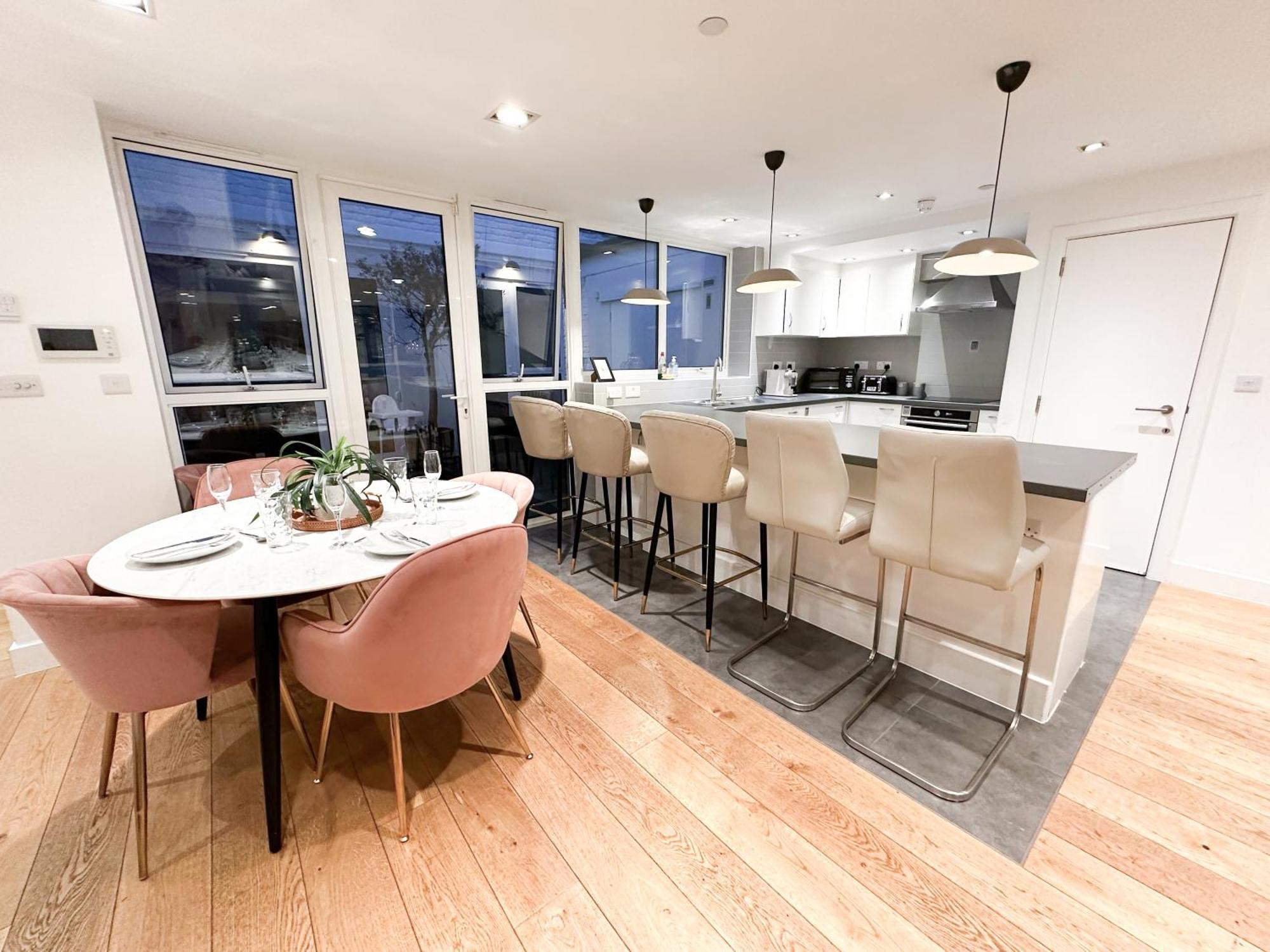 Chic 3 Bedroom Flat With Private Terrace In Holloway Near Finsbury Park London Eksteriør bilde
