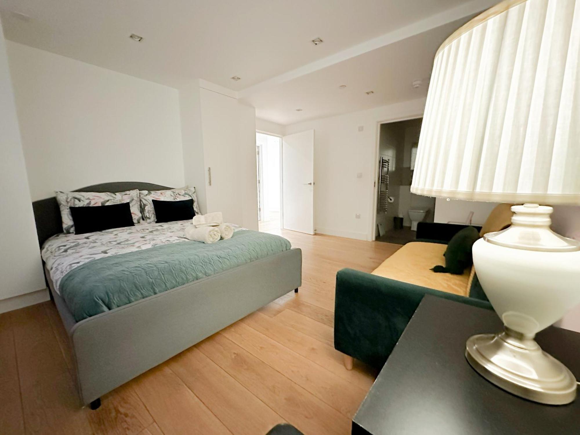 Chic 3 Bedroom Flat With Private Terrace In Holloway Near Finsbury Park London Eksteriør bilde