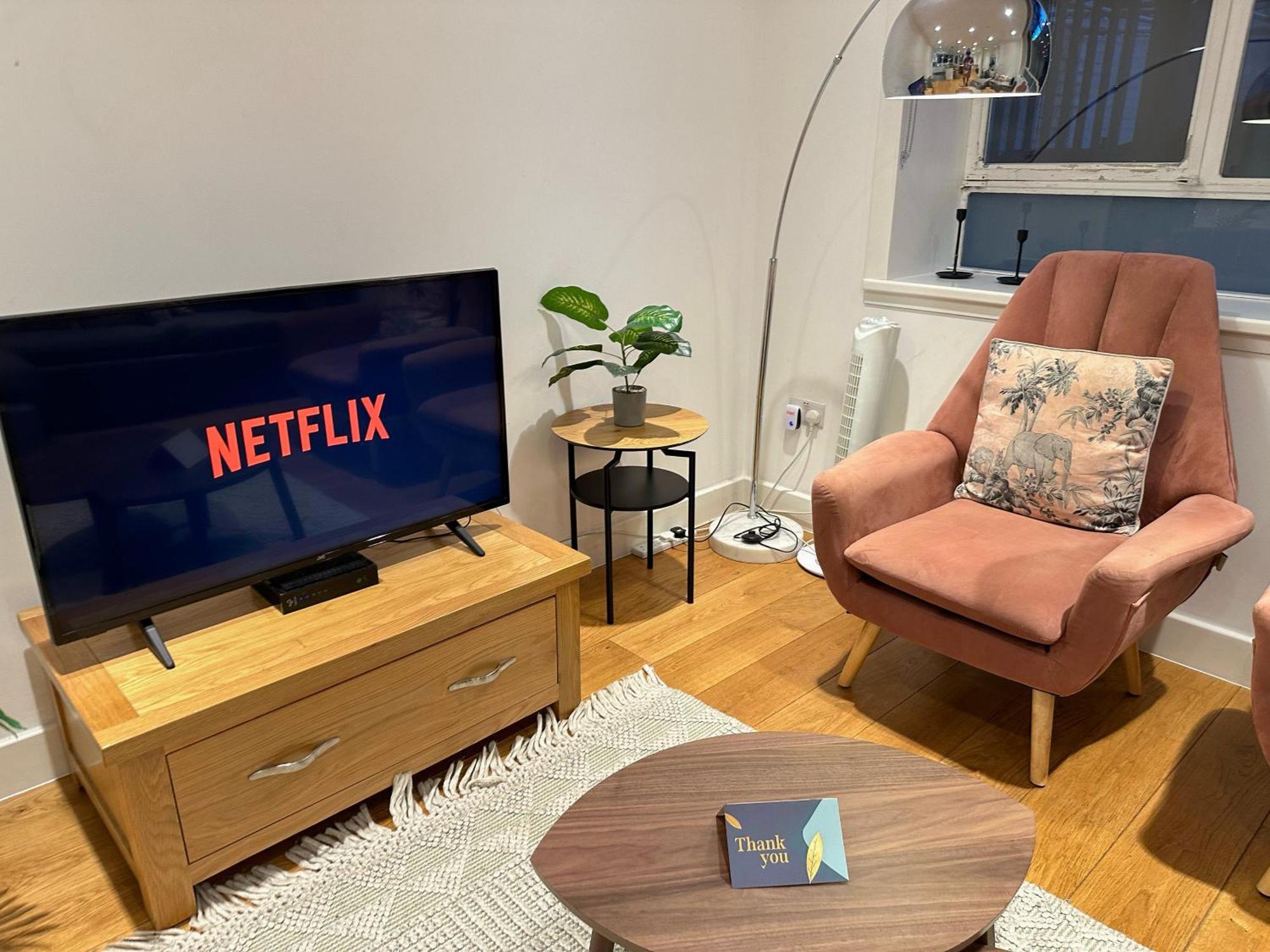 Chic 3 Bedroom Flat With Private Terrace In Holloway Near Finsbury Park London Eksteriør bilde