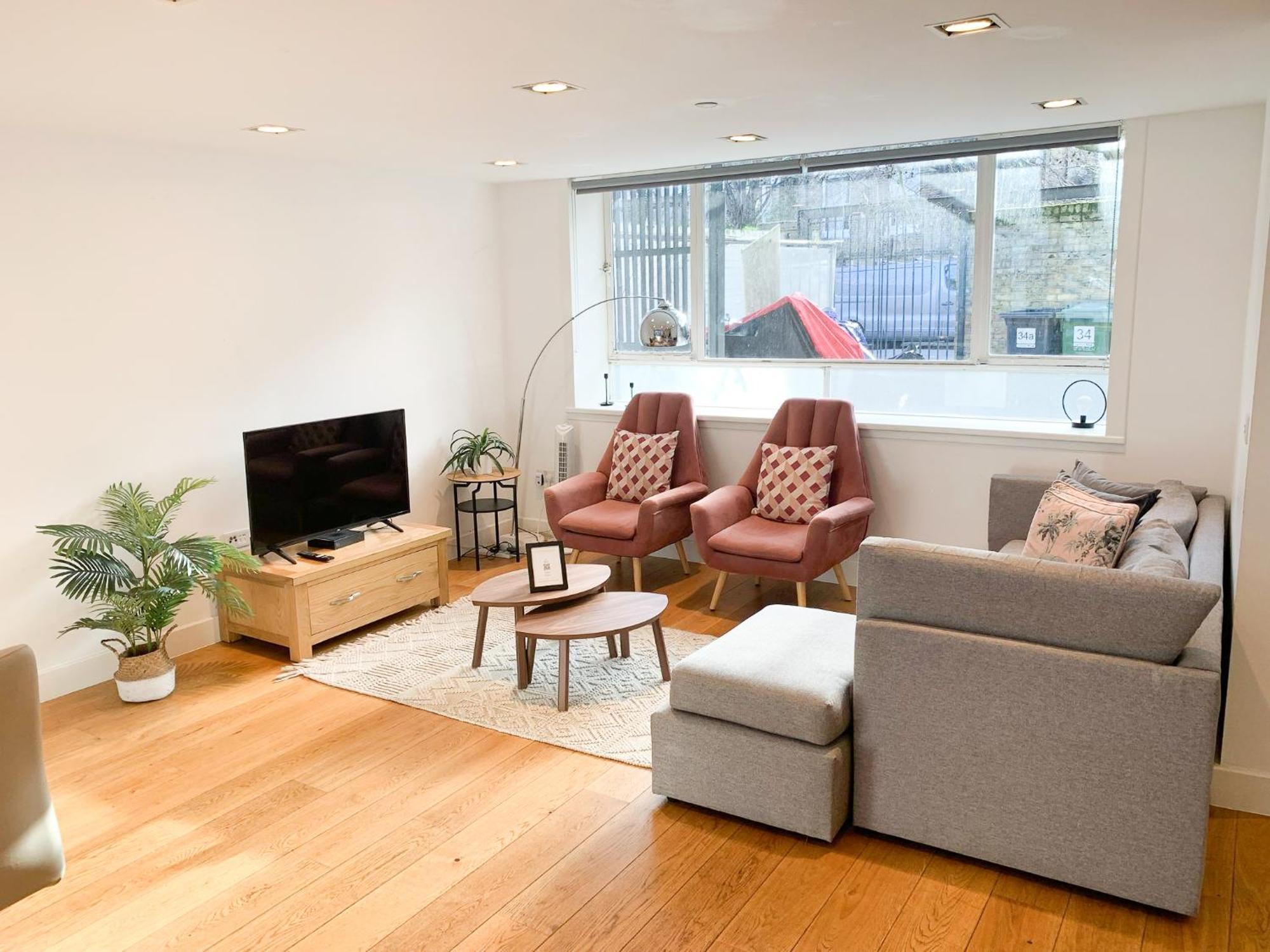 Chic 3 Bedroom Flat With Private Terrace In Holloway Near Finsbury Park London Eksteriør bilde