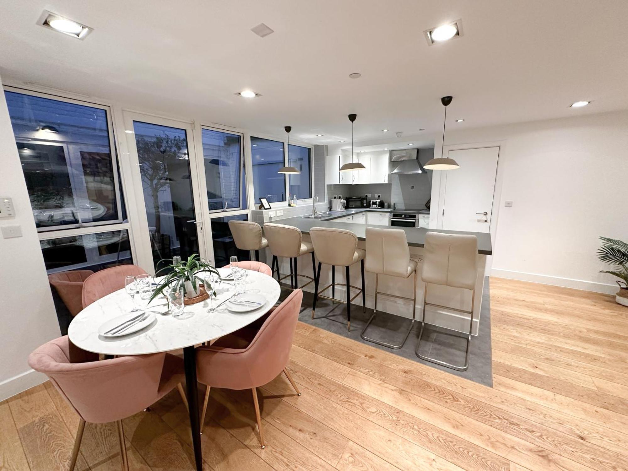 Chic 3 Bedroom Flat With Private Terrace In Holloway Near Finsbury Park London Eksteriør bilde