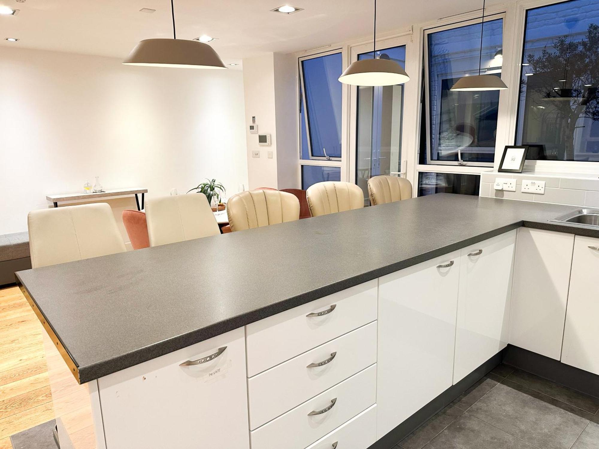 Chic 3 Bedroom Flat With Private Terrace In Holloway Near Finsbury Park London Eksteriør bilde